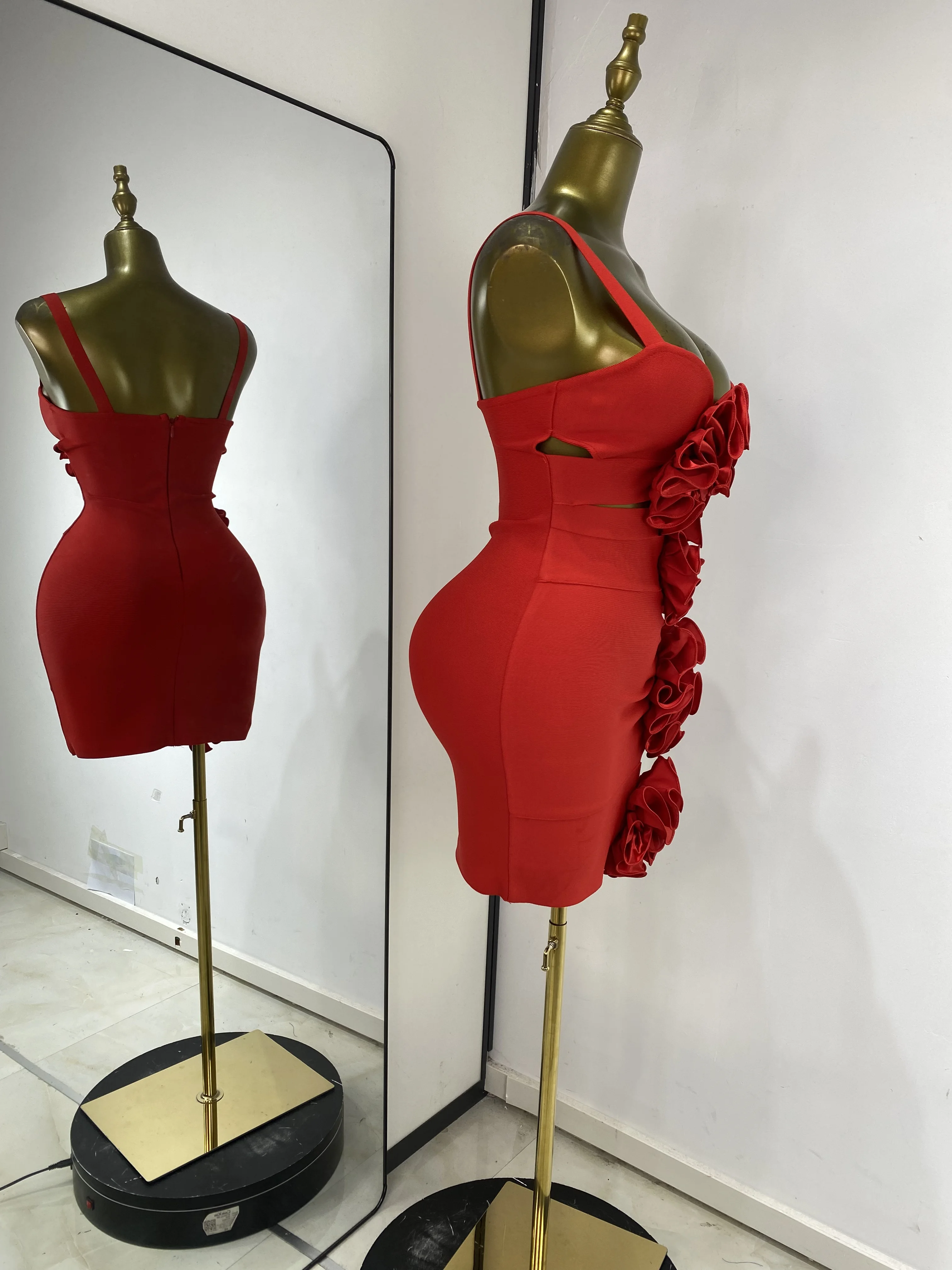 여성 섹시 레드 스파게티 스트랩 플라워 컷아웃 바디콘 미니 셀럽 이브닝 클럽 파티 드레스 탄력있는 홀로우 아웃 생일 드레스