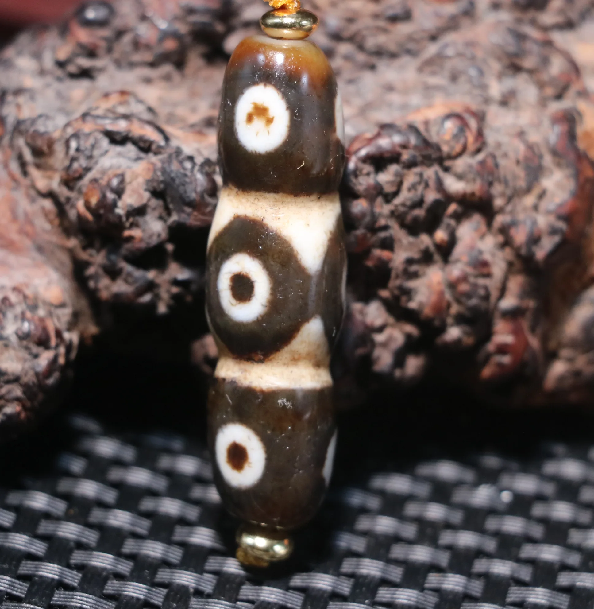 Magic Energy Tibetan Top Old Agate Tiger Tooth 9 Eyed Lotus Shape dZi Bead Size Fit For Making Bracelet For Jewelry Amulet