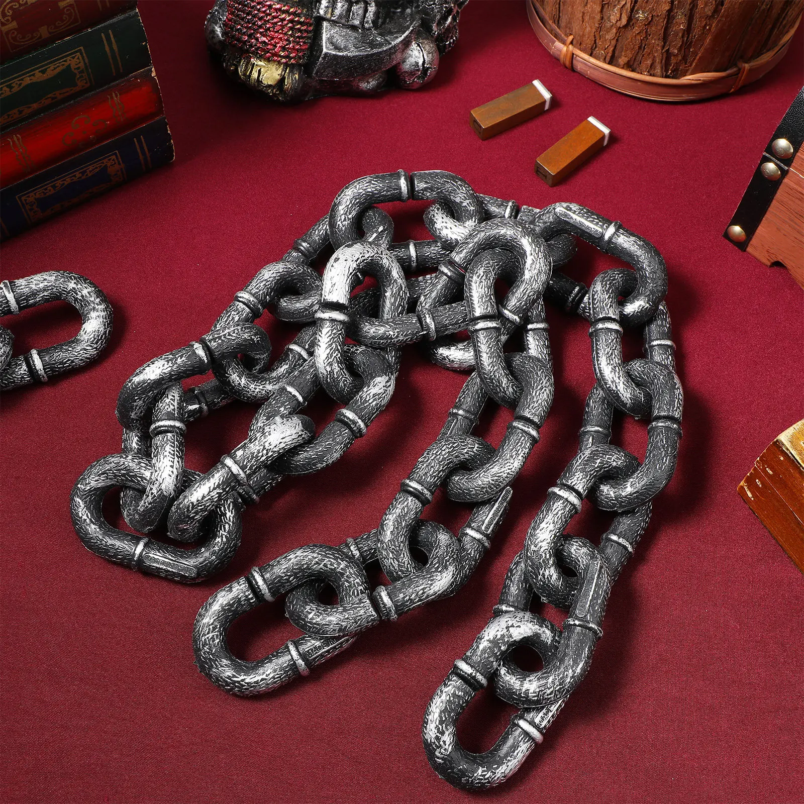 

2Pcs Plastic Halloween Chain Prop Simulation Iron Fetter Decorative Barrier Chain for Costume Party Haunted House Scene Layout
