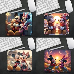 Süßes Anime Paar Mickey Minnie Gaming Mauspad xs kleines Mauspad für PC Gamer Desktop Dekoration Büro Maus Matte Deskmat Teppich