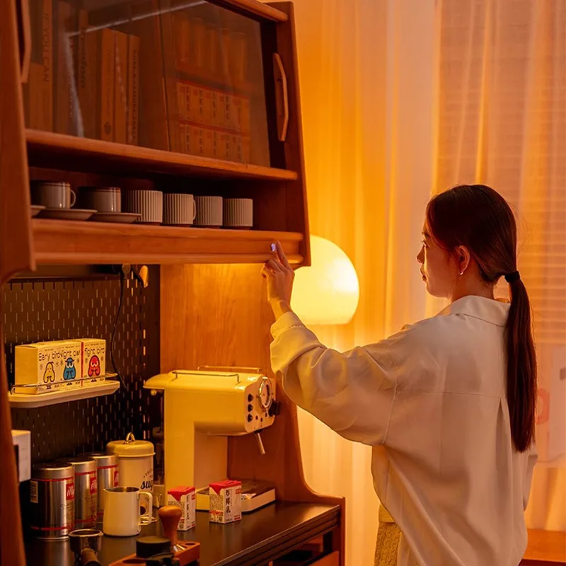 Armadietto da pranzo nordico in legno di ciliegio, armadietto da cucina in legno massello, armadietto per tè, piccolo appartamento, sala da pranzo