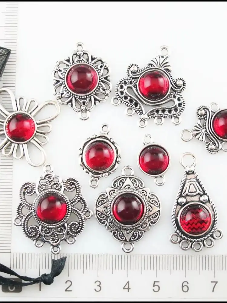 Moda nowy kwiat koniczyny krzyż korona łezka Charms złącza 10mm czerwona glazura tybetański posrebrzane wisiorki Retro — zdjęcie 2