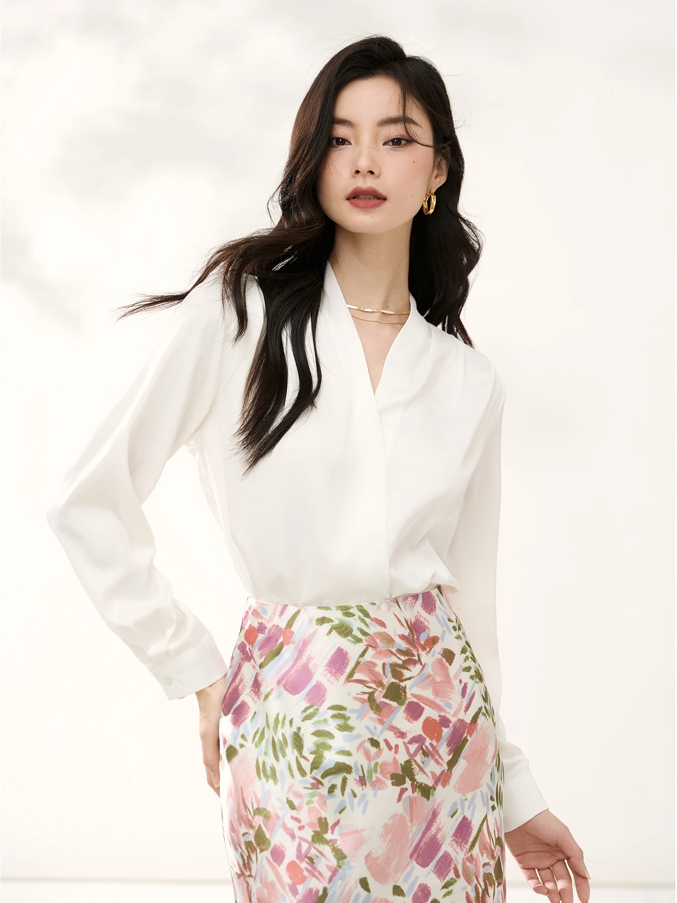 

Шелковая блузка Ele V-Neck для женщин, модная коллекция Весна 2026, белая, класса люкс, простая, шелковая, для офиса, приятная к телу, дышащая