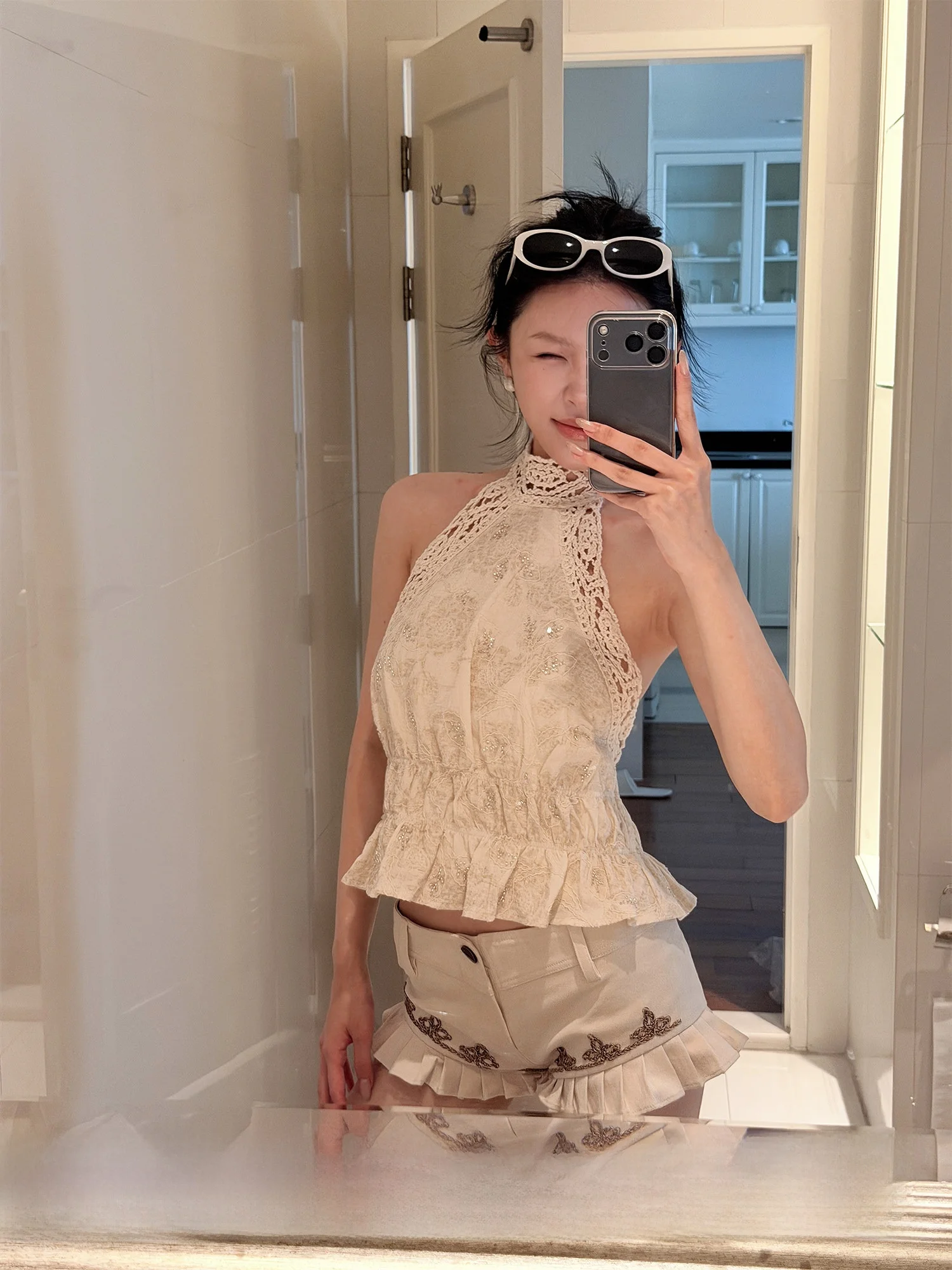 

Hydrae Xi1Ing Peach Color Hollow Carving Neck Hanging Vest Women's High-End Feel Lotus Leaf Sleeveless Shoulder Bared Top