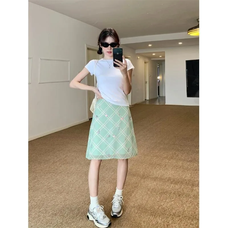 Mint Wave Green Half Skirt with 3D Flower Design for Women Elegant Fairy Atmosphere Low Waist mid Length Summer New Arrival
