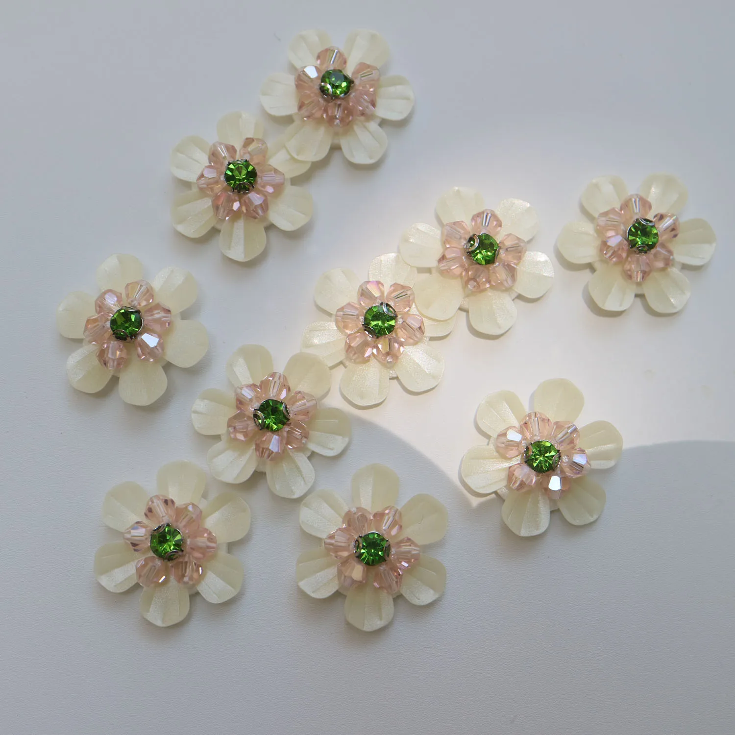 10pcs Rhinestone beaded flower patches for clothes DIY sew on parche appliques Embroidery applique patch ropa clothing accessory