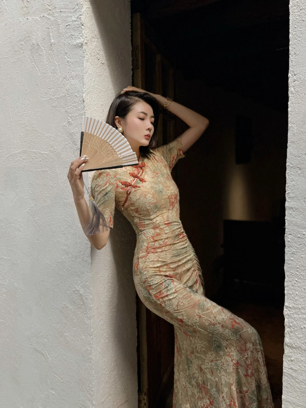 

Оригинальное летнее вязаное платье XULU с цветочным узором, винтажное, женственное, плиссированное, с боковыми пуговицами, миди, в стиле ципао, китайское, с длинными рукавами