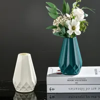 Diamond Shaped Flower Vase Fashion Imitation Ceramic Plastic Flower Pot Nordic Style Modern Flower Arrangement Living Room Groot