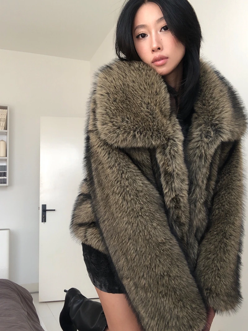 

Sli adient Thiened Collar Warmth Eco-friendly Fur Jaet Mink Coat Top for Women in China Par Daily Use Long Sve