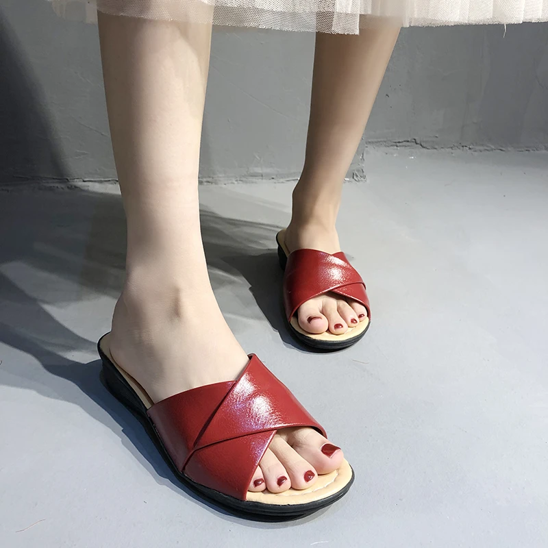 Luxury Patchwork Med Heels Slippers Women Summer Casual Non-Slip Beach Slides Woman Metal Decoration Platform Flip Flops Shoes