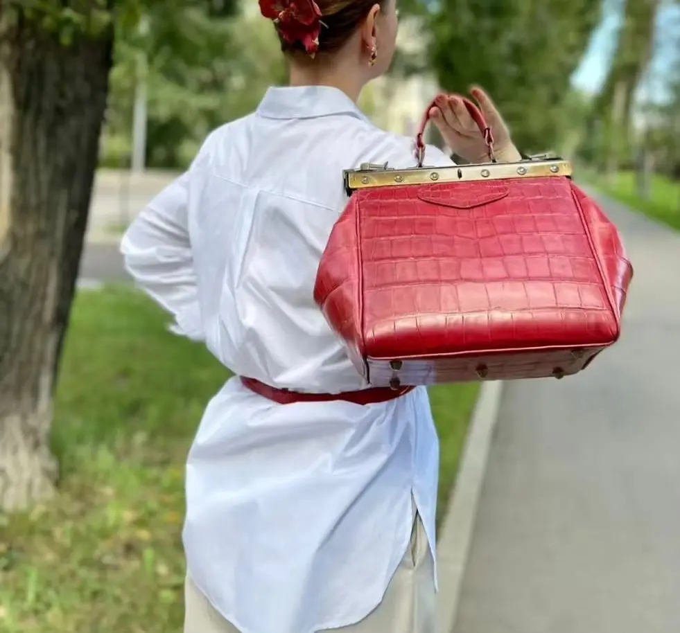 LOST IN VINTAG Artficial Leather Bags Party  Purse Clutch Bronze Frame Fittings Handbag Proudly Carried In Hand 35x24x15cm