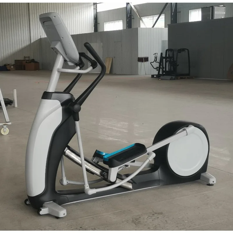 

High-Performance Cross Elliptical Trainer for Fitness Clubs - Smooth Glide System & Durable Build, Perfect for Group Workouts