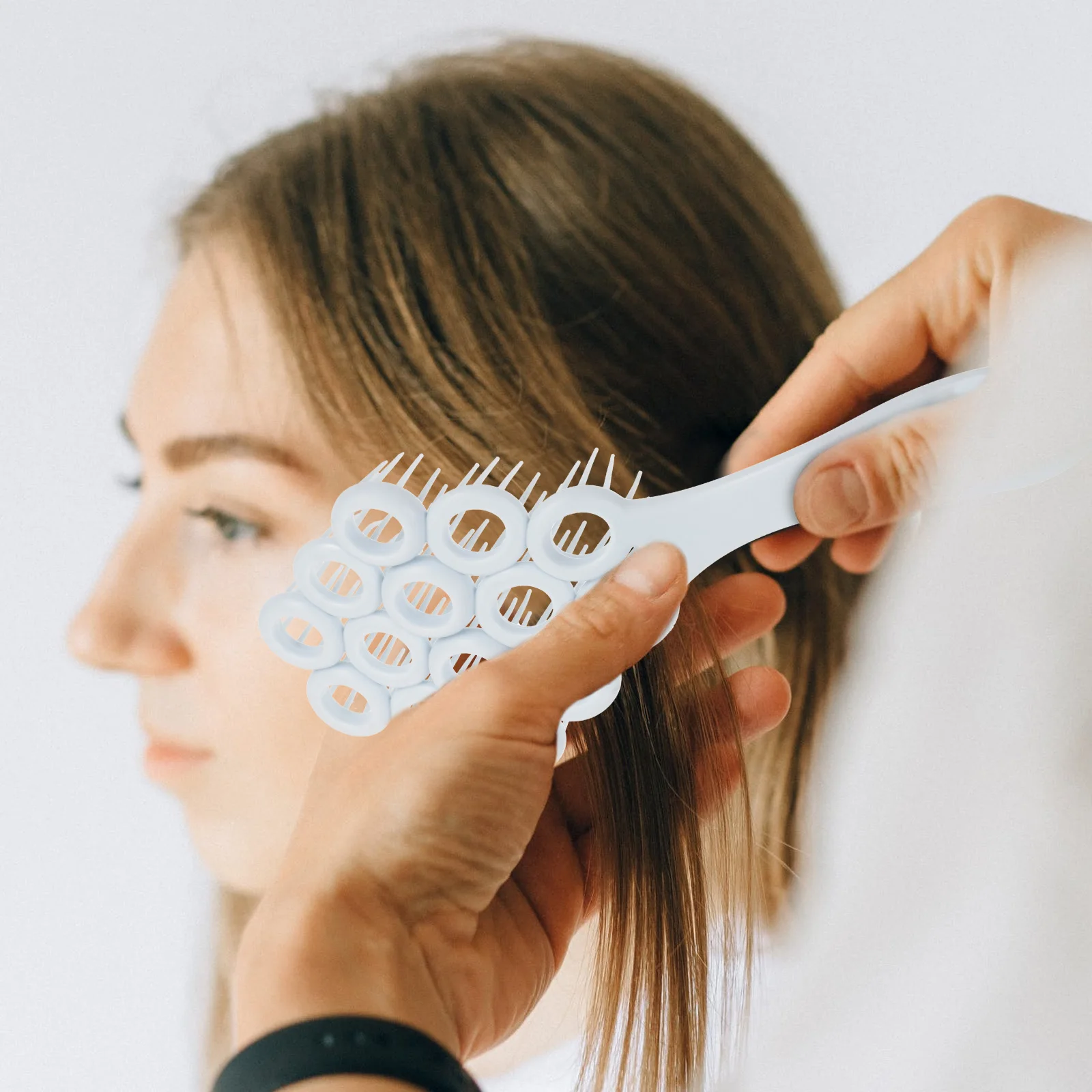 

Hair Detangling Brush Ergonomic Handle Lightweight Portable Scalp Protection Styling Tool for Women Thin Hair Styling Brush