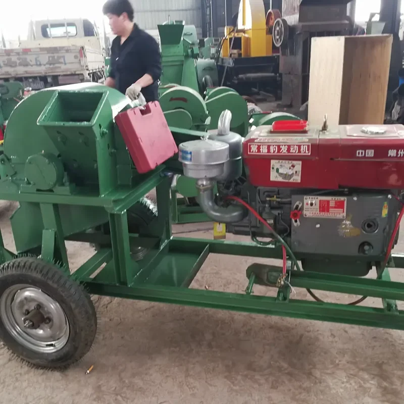 CE Certification Mobile Plate Sawdust Crusher for Wood Mills Charcoal Factories Equipment for Crushing Sawdust for Paper