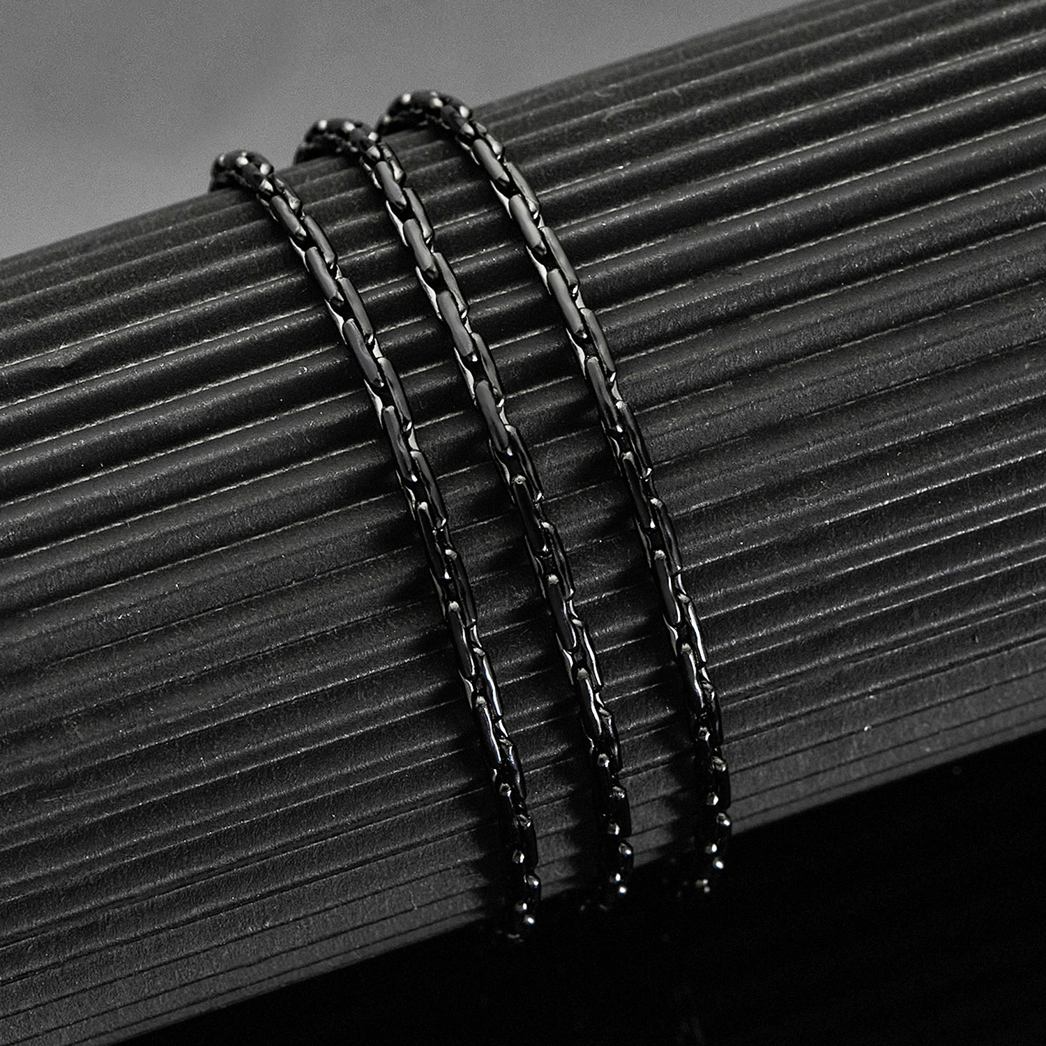 Coole wasserdichte Halskette aus schwarzem Edelstahl mit Kettenhammer-Anhänger im Hip-Hop-RAP-Stil. – Detail 4