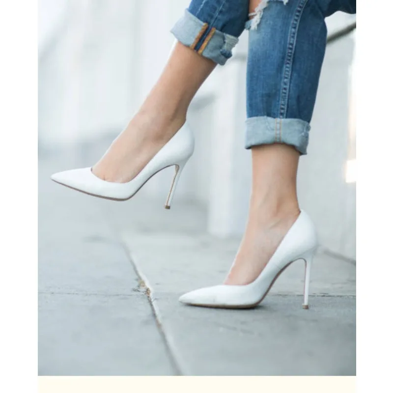 

2026 new black versatile mid heeled shoes with a stylish commuting nude color single shoe, light mouth elegant pointed shoes