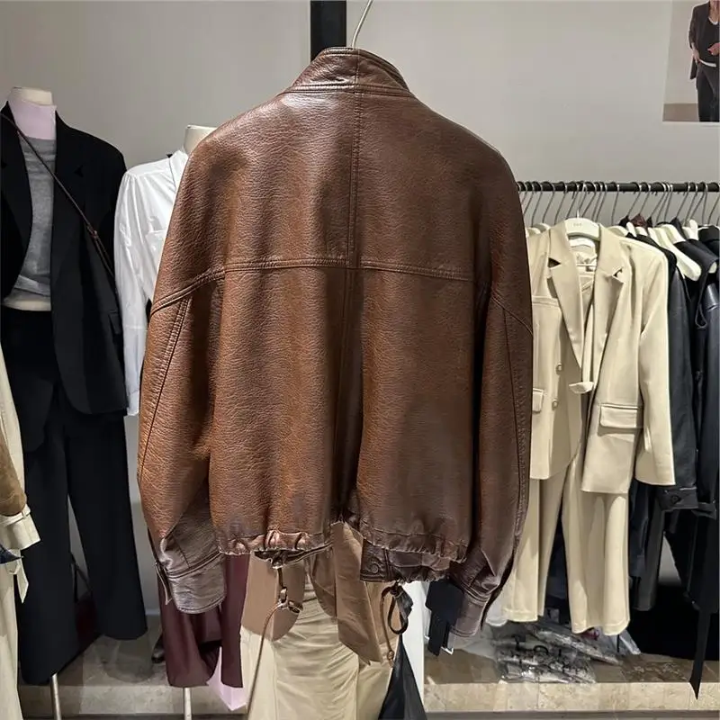 เสื้อแจ็คเก็ตหนังสไตล์อเมริกันทรงหลวมสำหรับผู้หญิง ไซส์เล็ก ดีไซน์หรูหรา สีน้ำตาล ทำจากหนัง PU