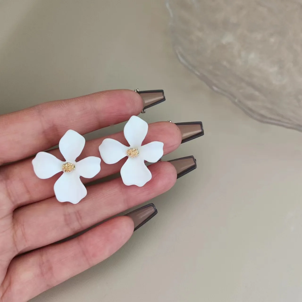 Trendy White Big Flower Stud Earrings for Women Cute Rose Pink Yellow Green Four Petal Flowers Earrings Wedding Party Jewelry