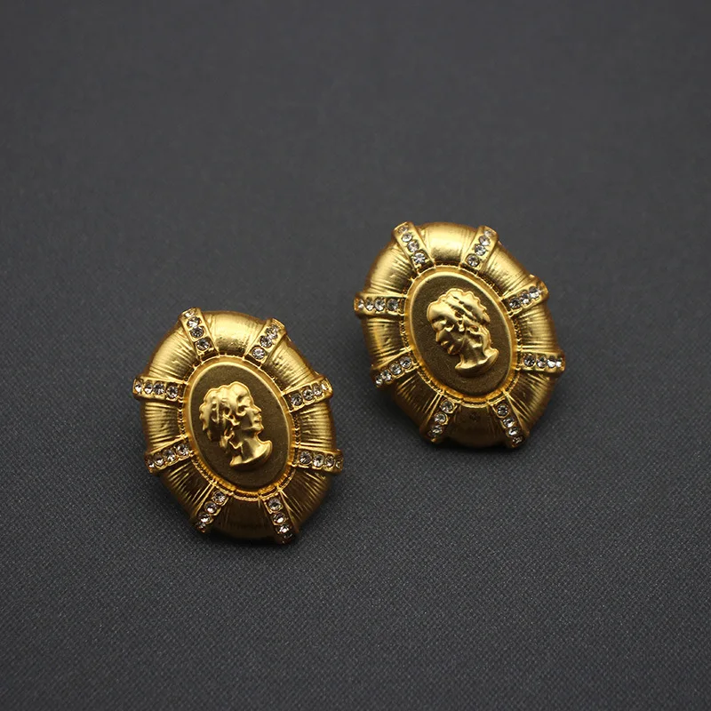 Byzantine-style Head Portrait Necklace, Solid Gold Earrings and Necklace Set, Exotic Flair 3