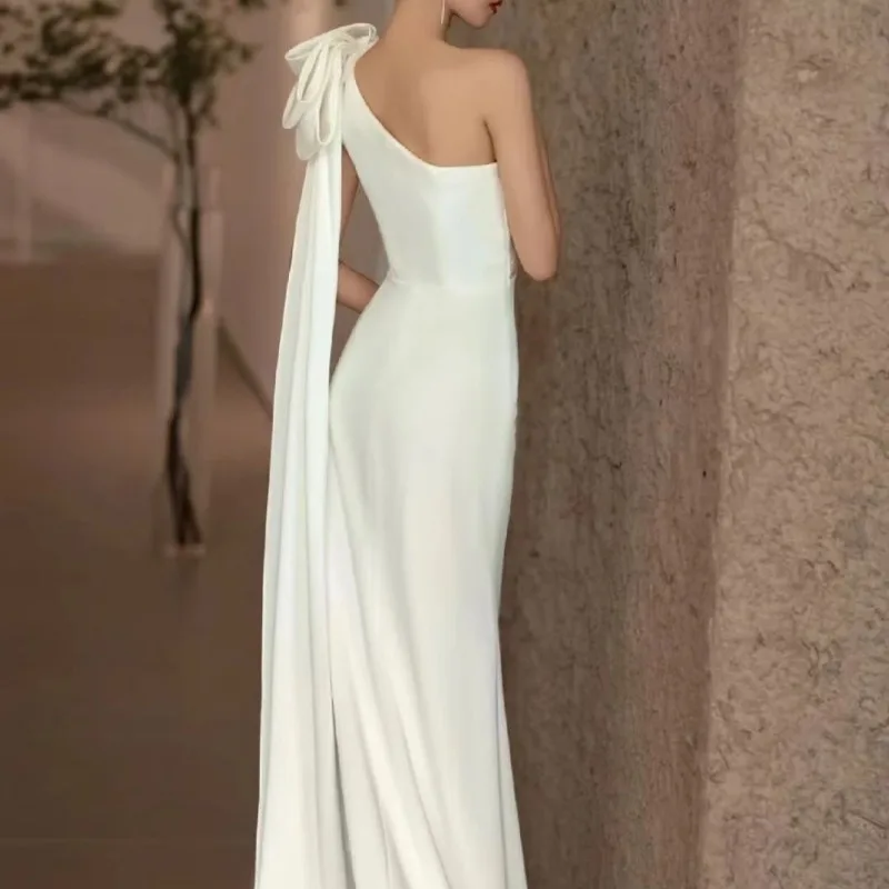 ชุดเดรสสไตล์ยุโรปและอเมริกา, ชุดแต่งงานแบบเบา, ผ้าซาตินสำหรับออกงาน, ชุดเจ้าสาวแบบมีชายลาก, ชุดแต่งงานแบบมีหาง, ชุดสำหรับงานแสดงรถยนต์