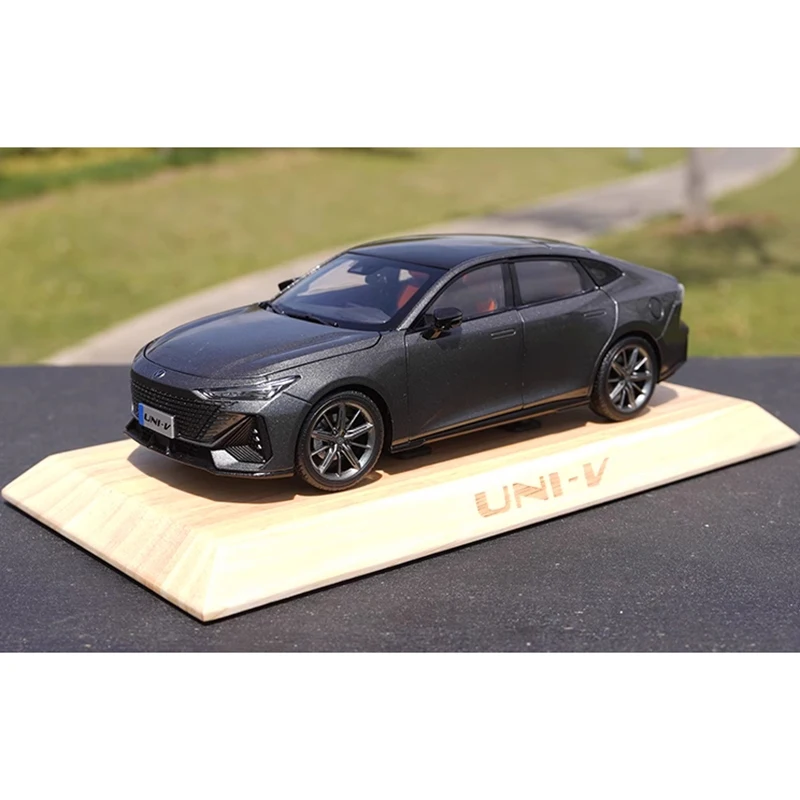 

Diecast 1:18 Scale Original Changan UNI-V Alloy Car Model Finished Product Simulation Toy Collection Gift Static Model