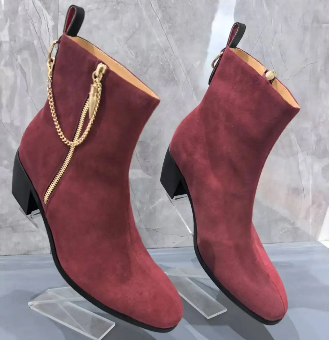 

Red Flannel Short Boots For Men Round Toe Metal Bullet Pendants Chain Decorate Boats Male Black Chunky Mid Heels Zipper Shoes