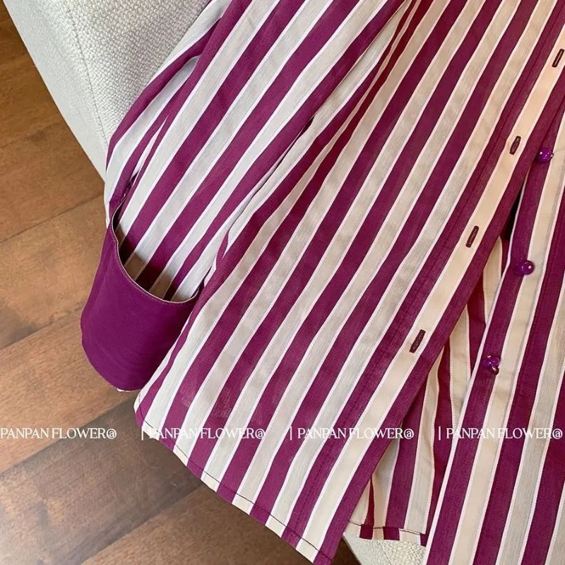 Camicia a righe viola dal design di nicchia da donna allentata retrò 2025 autunno nuovo temperamento versatile top corto