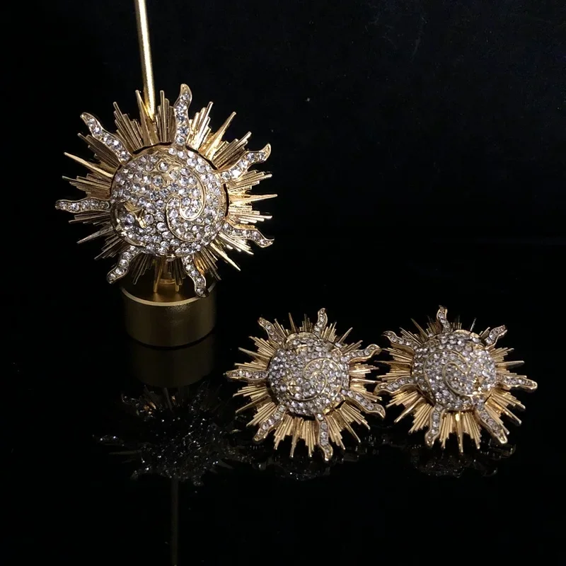 Medieval vintage jewelry Sunflower brooch Earrings clip Retro art fashion diamond set light luxury heavy industry brooc