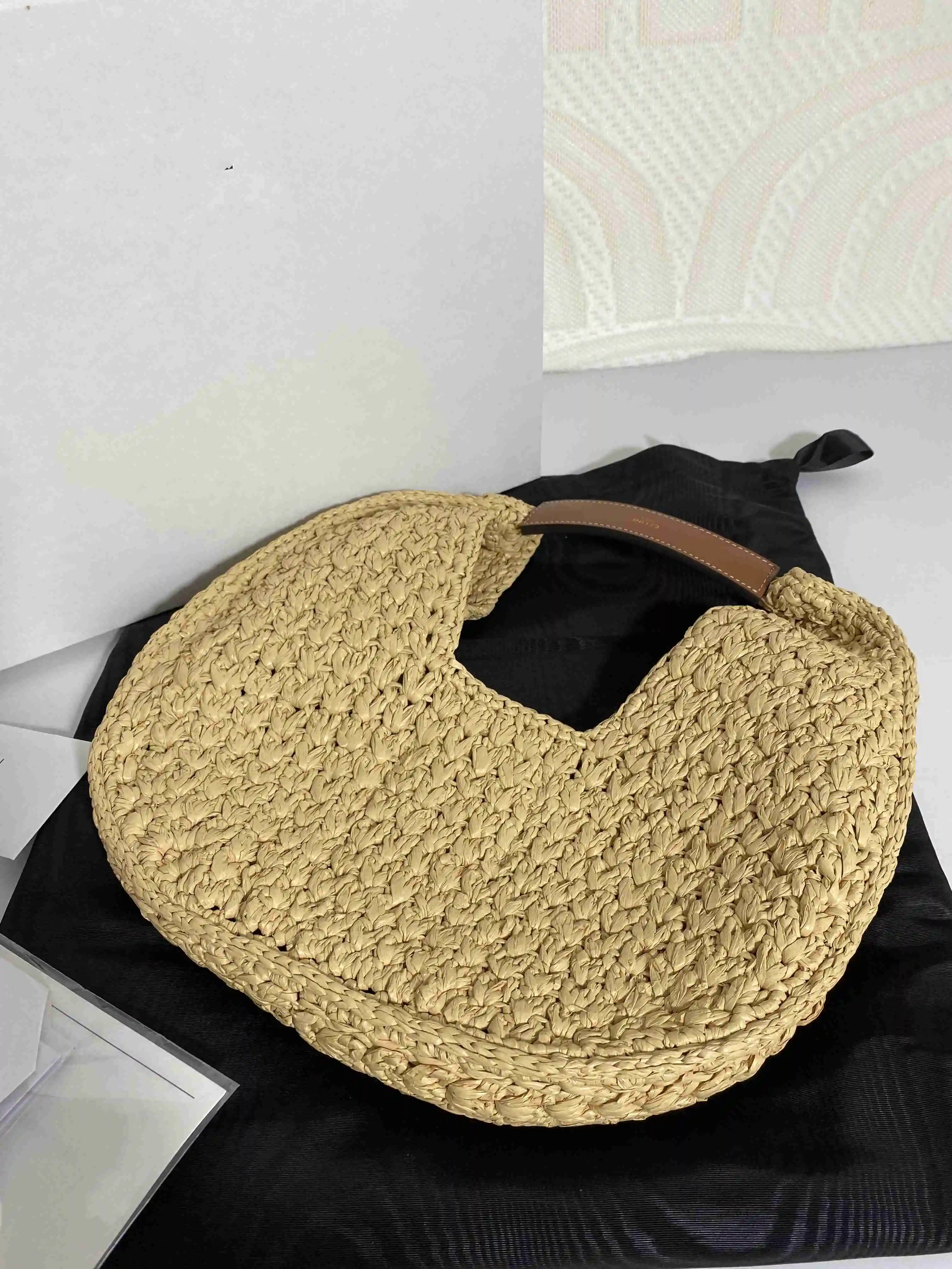 High Quality Armpit Bag Woven Grass Bag Natural Grass Hand Woven Arc De Triomphe Design Tourist Vacation Beach Bag