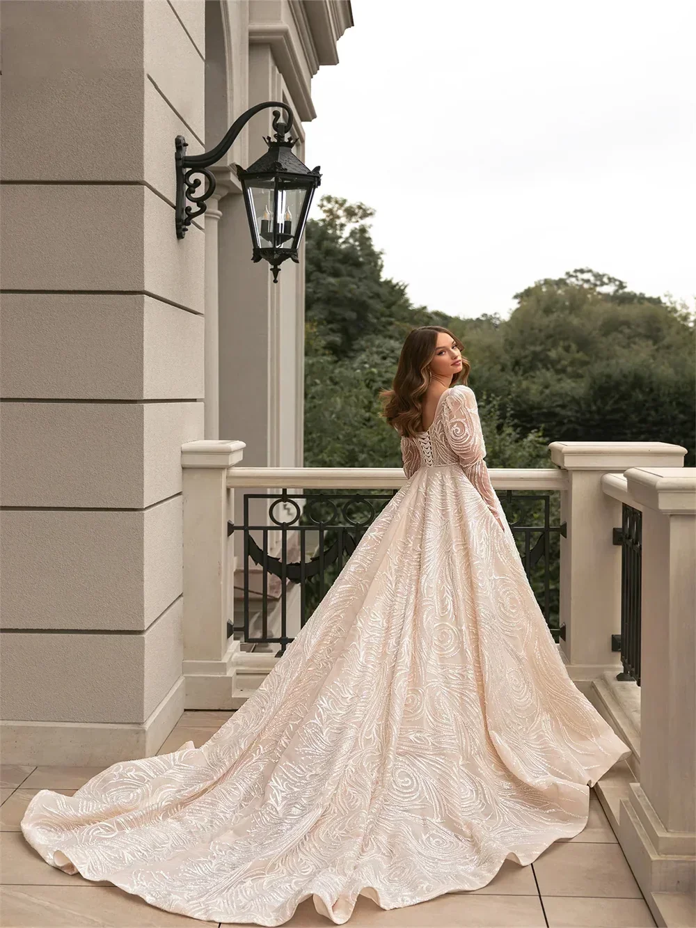 Abiti da sposa principessa di lusso per le donne Paillettes maniche lunghe Colletto quadrato Dubai Abiti da sposa Eleganti Abiti da sposa 2024