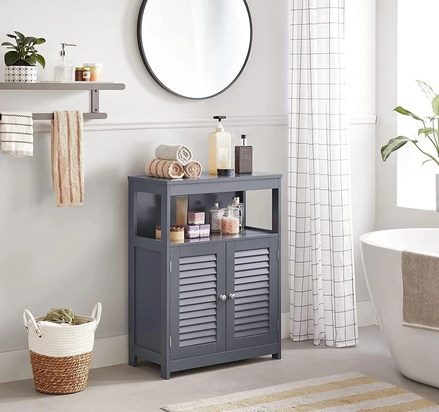 Freestanding Double Layer Storage Cabinet com porta do obturador, prateleira ajustável, banheiro e quarto