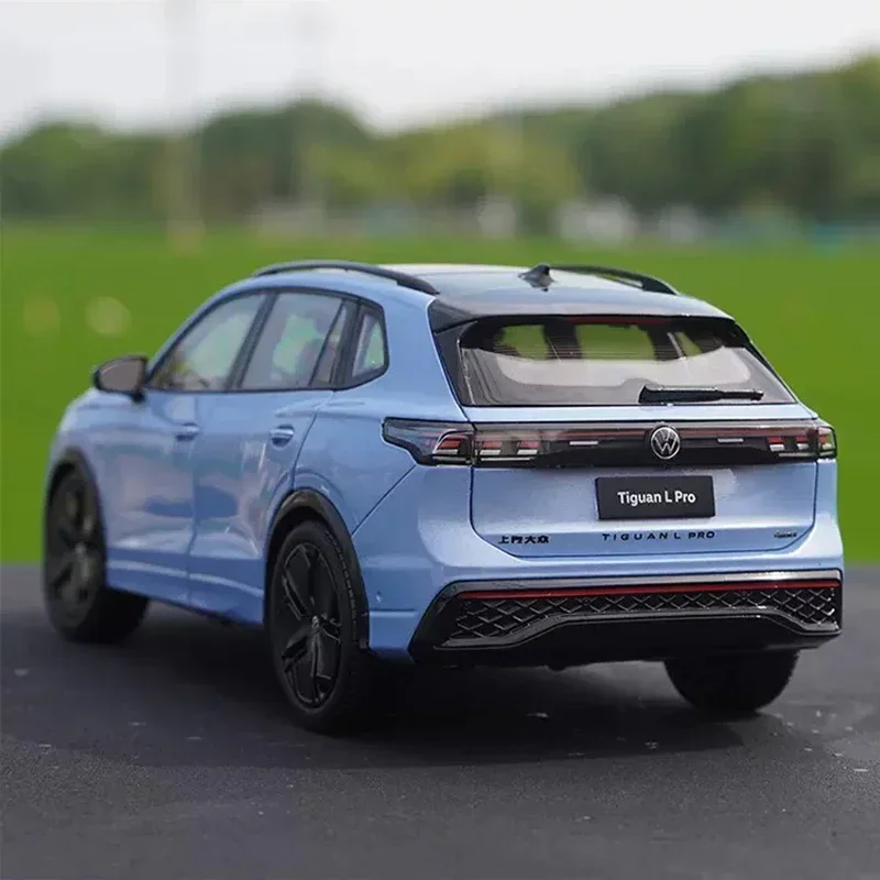 Diecast 1:18 TIGUAN L Pro 2024 Simulazione Modello di auto in lega Veicolo giocattolo Ornamenti da collezione