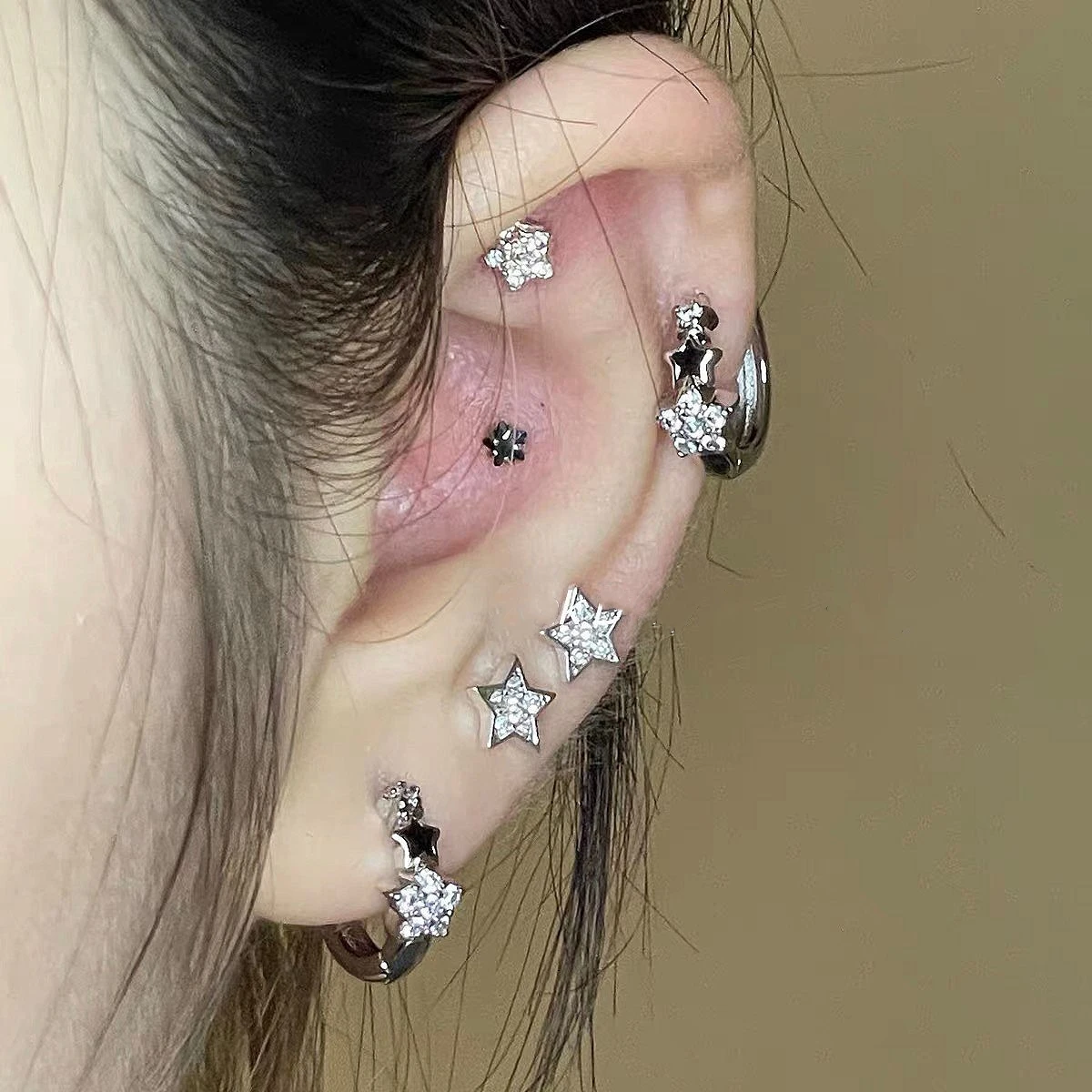 Fashion Retro Zircon Crystal Pentagram Earrings 2023 Trend Simple Star Hoop Earrings for Women Girls Aesthetic Jewelry Wholesale