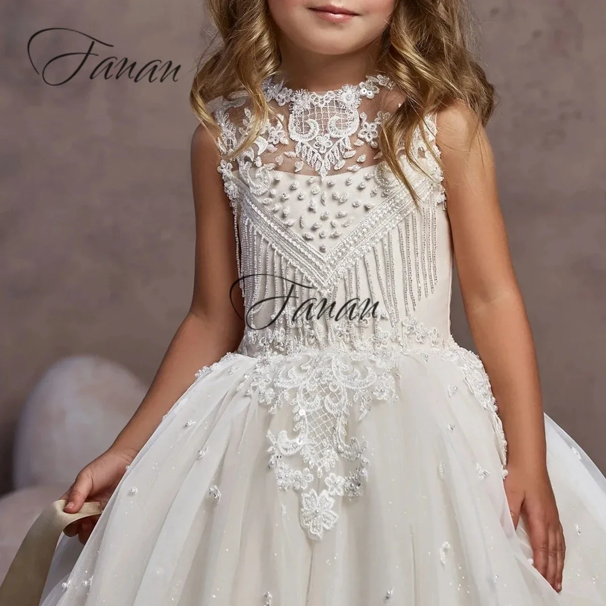 2022 Lastest Lace Appliques Flower Girl Dresses Scoop Neck Beading abiti da spettacolo di bellezza per bambini Brush Train Kid Ball Gowns