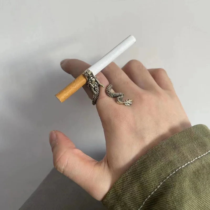 Retro Personality Men\'s Golden Dragon Clip Cigarette Ring Cigarette Holder Hand Jewelry Simple temperament Men\'s daily ornaments