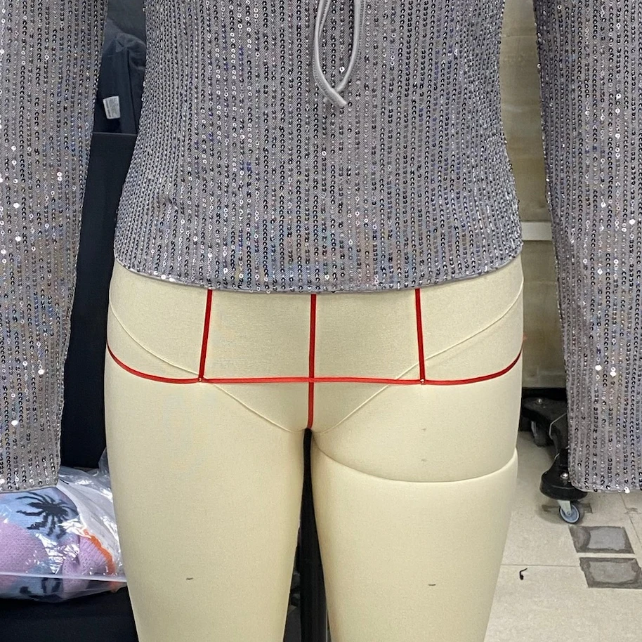 

Новая женская блестящая ярко-серебристая футболка с длинными рукавами, коллекция блесток с v-образным вырезом на шнуровке, однотонная одежда Y2K