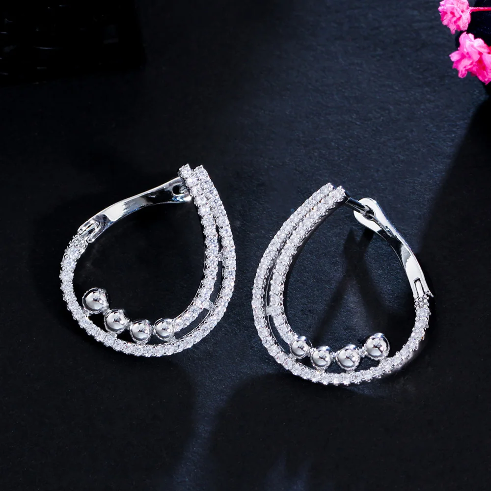 CWWZircons Symmetrical Round White Gold Plated Micro Pave Cubic Zirconia Fashion Women Clip Hoop Earrings Jewelry Gift CZ169