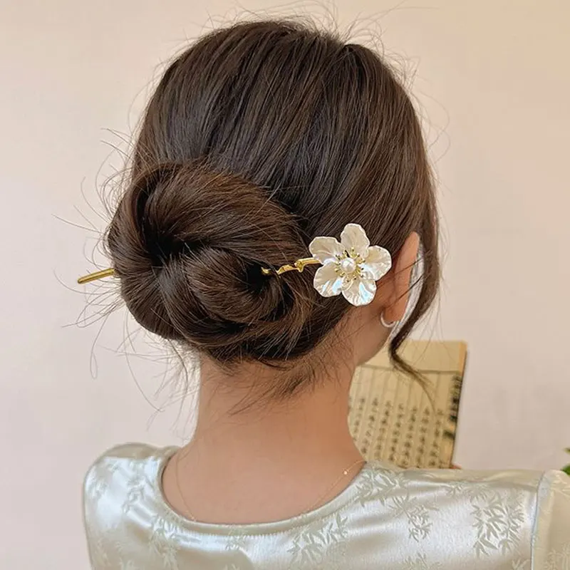

Flower Hairpin Pearl Flower Vintage Metal Hair Chopsticks with Tassel Hair Accessories for Women and Girls