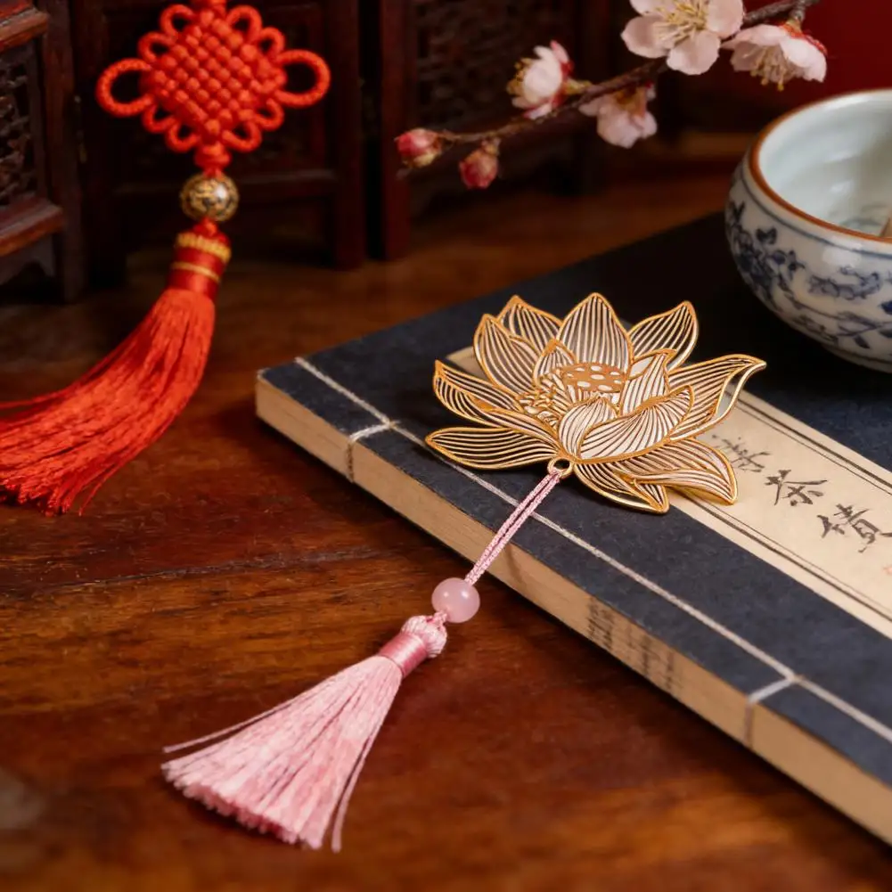 

Metal Bookmark for Parties Party Decoration Bookmark Metal Bookmark Chinese Classical Style Hollow-out Design for Teachers