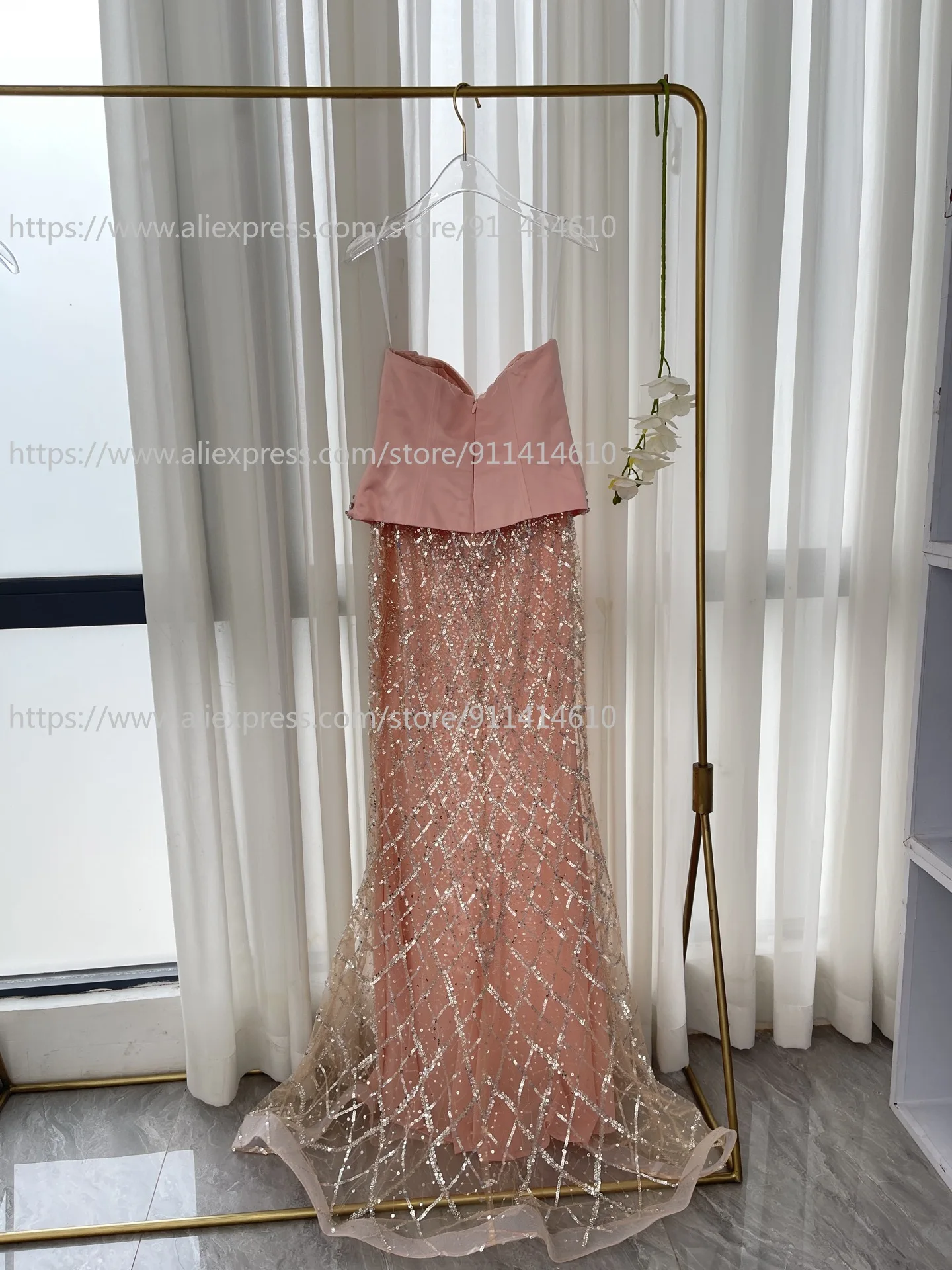 

2026 Новые розовые кружевные блестки с бисером и цветами, аппликация, мини-платья без рукавов и открытой спины для вечеринки