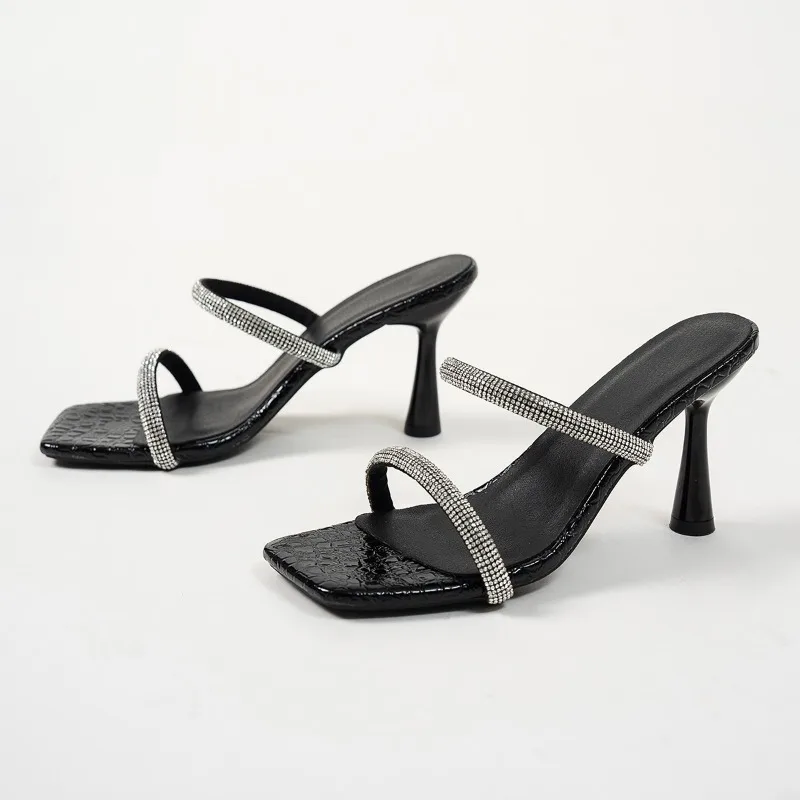 2025 الصيف المرأة موضة ساحة تو المفتوحة تو حزام ضيق النعال جديد الماس مصمم في الهواء الطلق الزفاف عالية الكعب حجم كبير #3