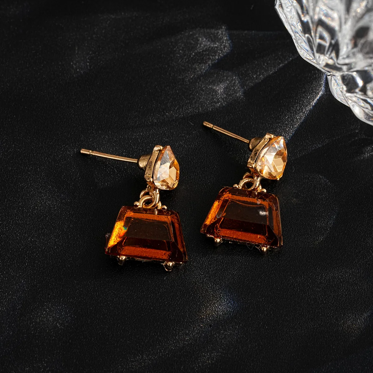 Silver Needle Coffee Diamond Geometric Stud Earrings French Retro Fashion Earrings Light Luxury Premium Temperament Earrings Wom
