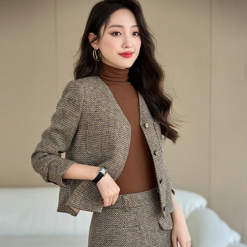 2025 Autunno Nuovo Slim Fit Marrone Pendolarismo Abito versatile Design Temperamento Abito da donna professionale