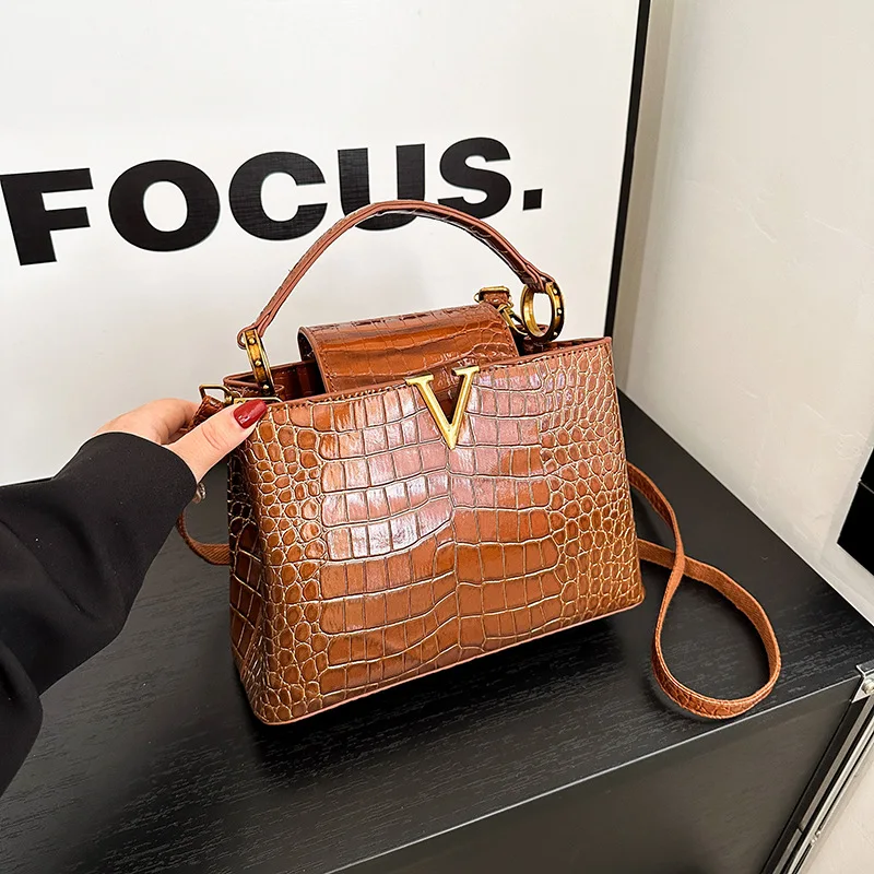 2024 Leather Women Handbags Crocodile Pattern Letter V Tote Bag Luxury Fashion Shoulder Crossbody Bag Large Capacity Shell Bags