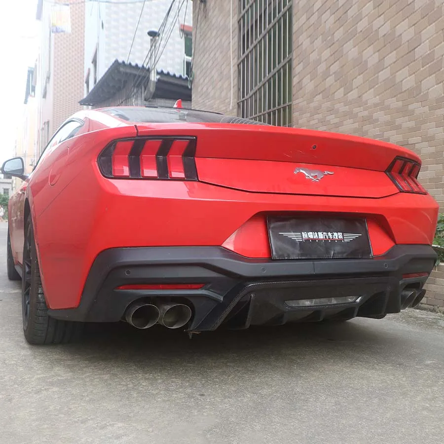 Picture 6: Carbon Fiber Rear Diffuser Suitable For 2024+ Ford Mustang Dark Horse S650 EcoBoost Rear Bumper Center Section Diffuser Body Kit