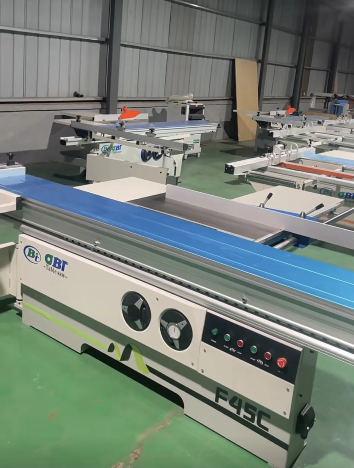 

Automatic High Precision Intelligent Control Panel Saw Machine, Computer Sliding Table, Furniture Woodworking, MJ6130