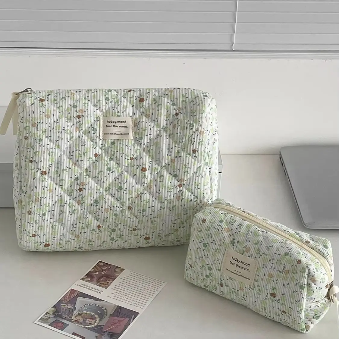 YT Large Capacity Travel Portable Toiletry Storage Bag, Fresh Corduroy Floral Makeup Bag