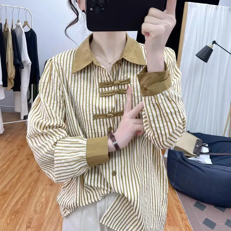 Camisa de manga larga a rayas con botones de estilo chino para primavera y otoño, Tops de temperamento Popular con contraste de Color, ropa de moda para mujer