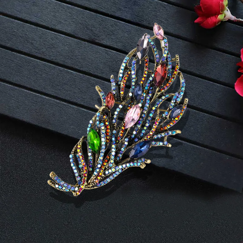 

Luxury Women Lady Crystal Feather Vintage Brooch Badges Retro Big Size Exquisite Shining Design Party Banquet Buckles Corsage