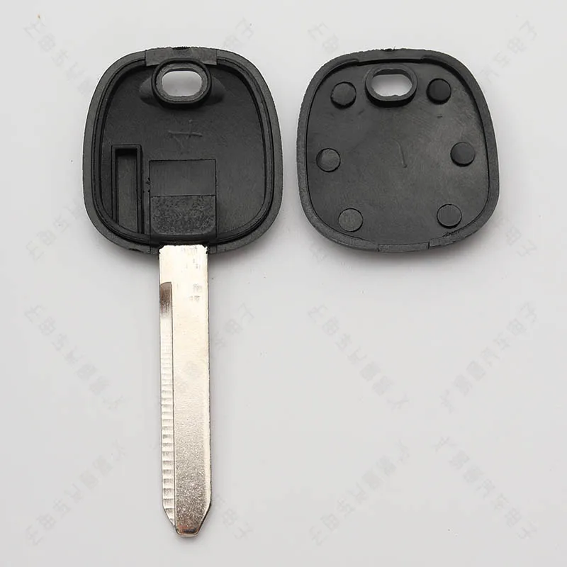 Suitable for BYD F3 secondary key shell right slot embryo boutique car straight plate with chip slot rubber handle secondary key